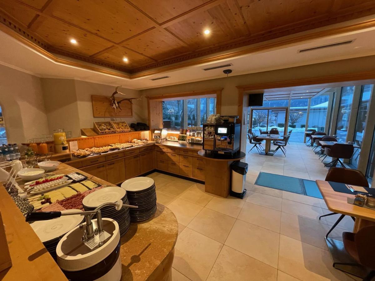 Residence Hotel Alpinum 캄포투레스 외부 사진