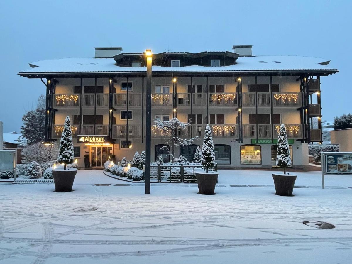 Residence Hotel Alpinum 캄포투레스 외부 사진